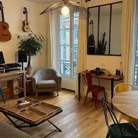 Cocoon Near Train Stations Apartament